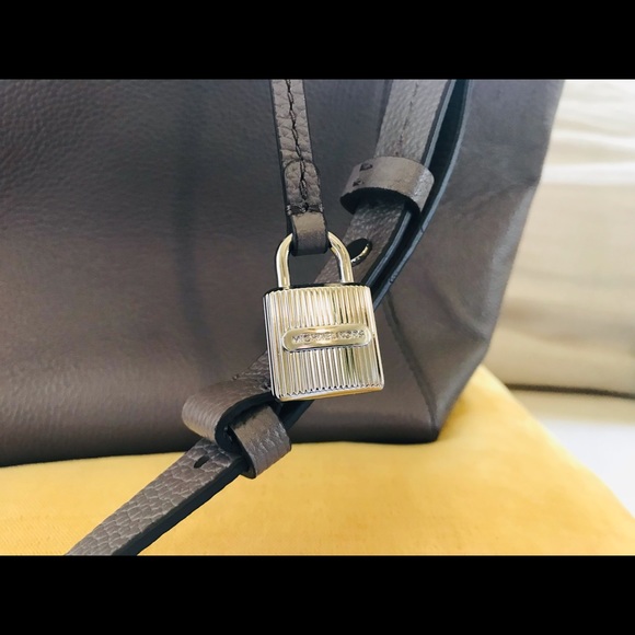 Michael Kors Large Satchel - Picture 3 of 6
